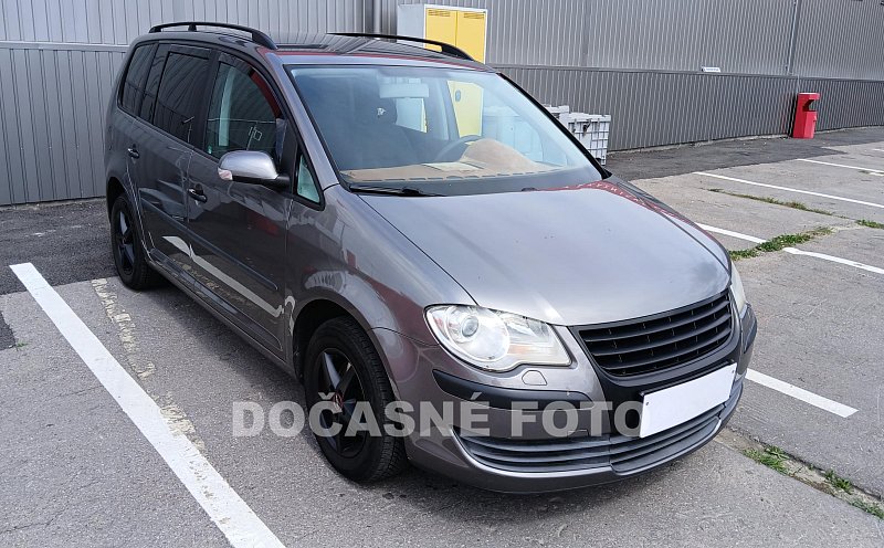 Volkswagen Touran 1.6i 