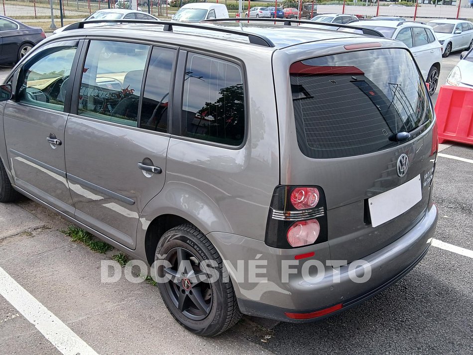 Volkswagen Touran 1.6i 