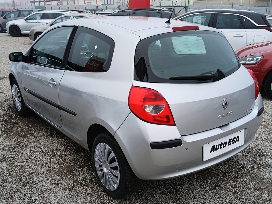Renault Clio 1.2i 