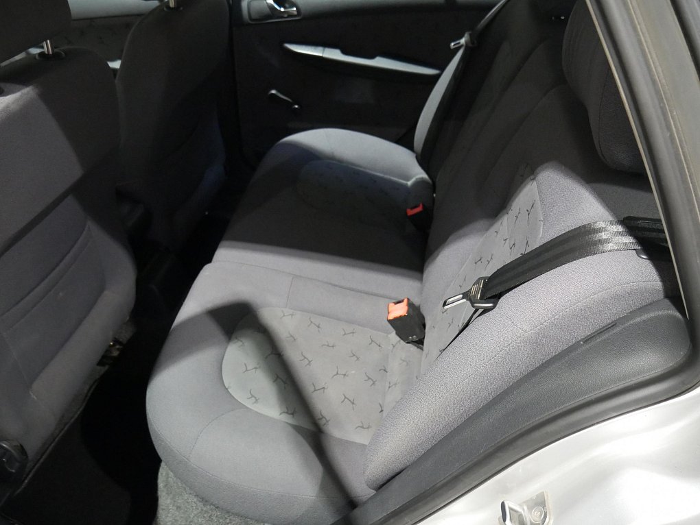 Škoda Fabia I 1.4i 16V 