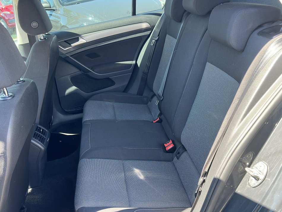 Volkswagen Golf 1.2 TSi 