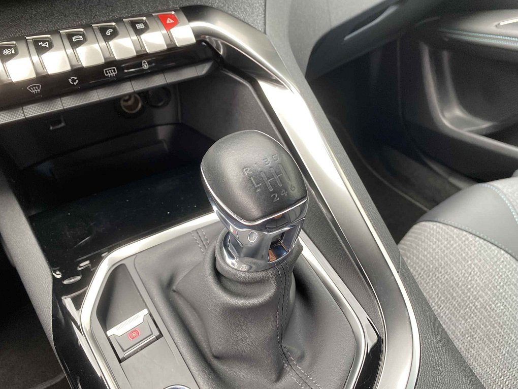Peugeot 3008 1.2 PT Allure