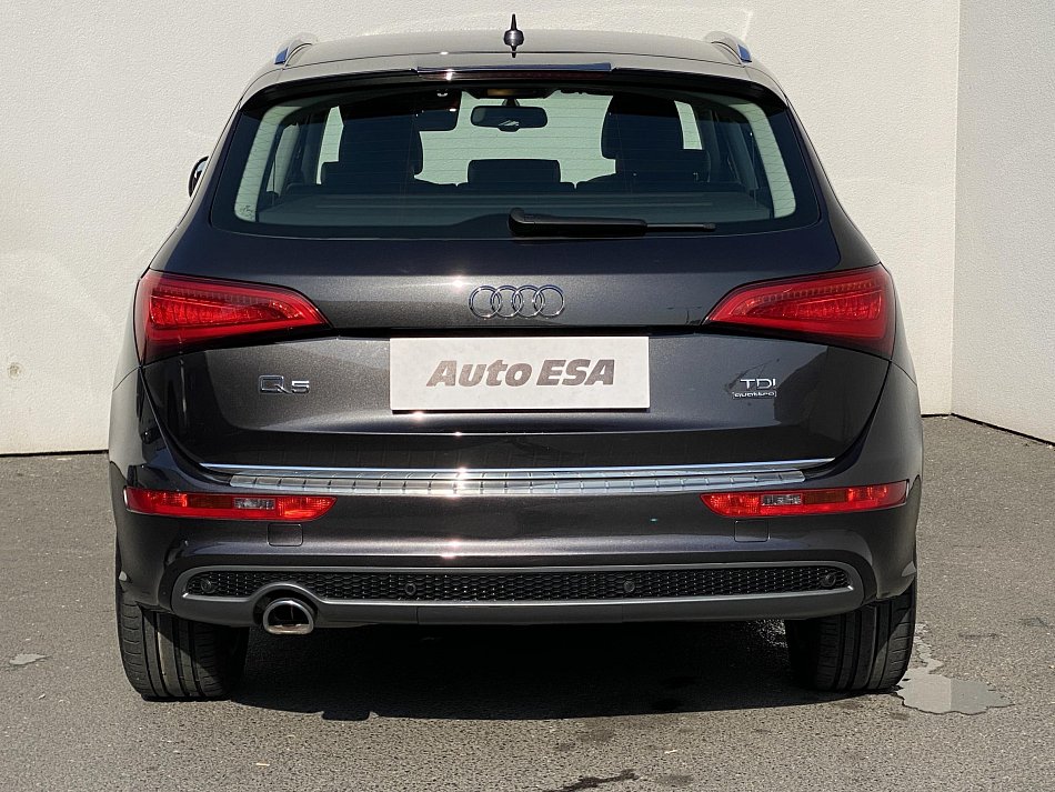 Audi Q5 2.0 TDi S-line Quattro