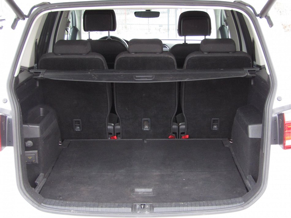 Volkswagen Touran 2.0 TDi 