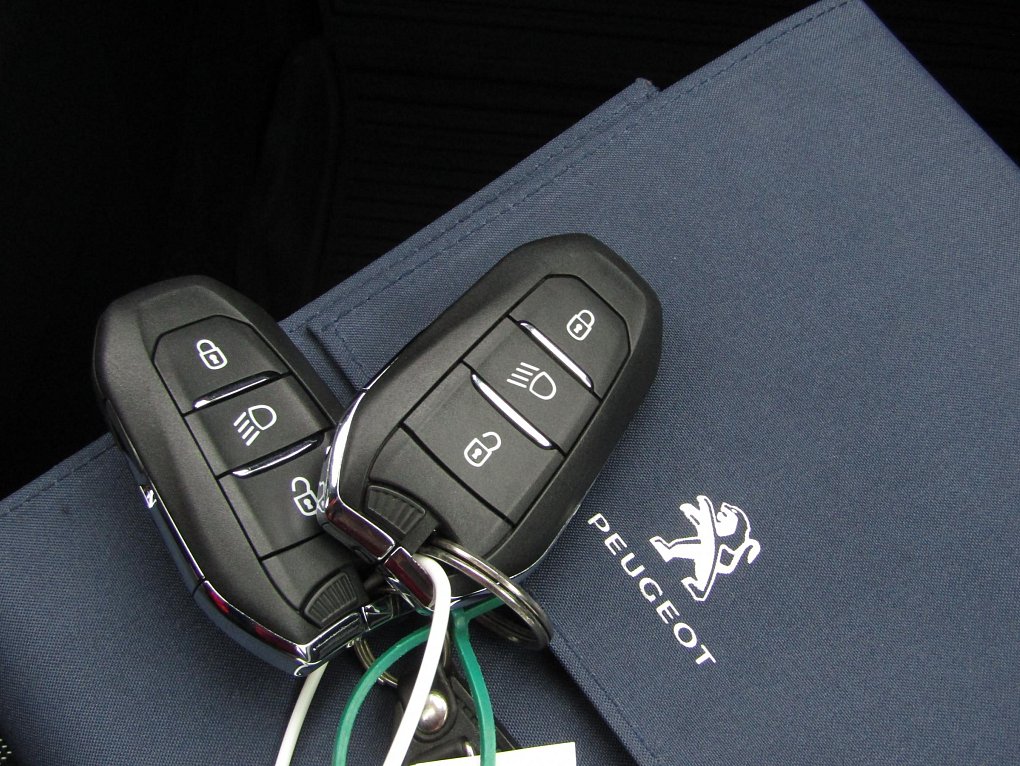 Peugeot 2008 1.2PT GT Line