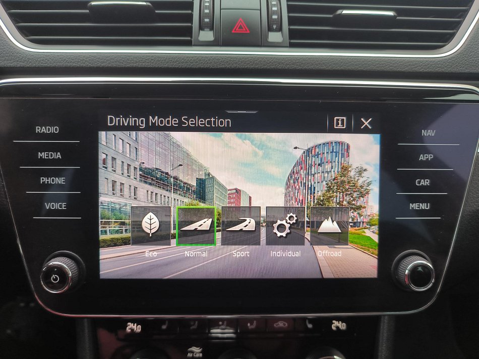 Škoda Superb III 2.0 TDi Scout 4x4