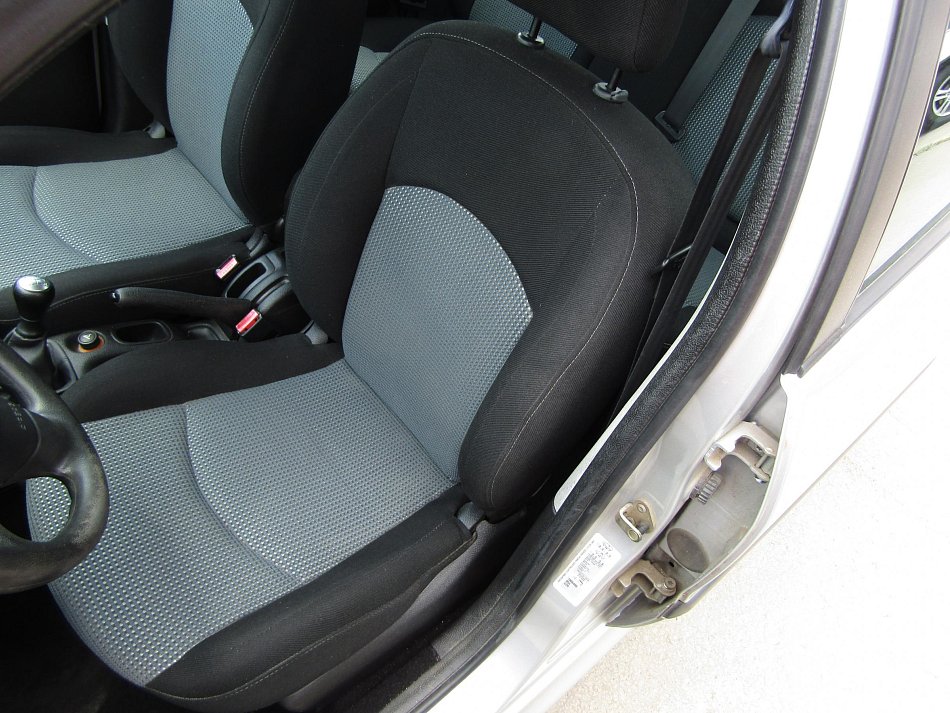 Peugeot 206 1.1i 
