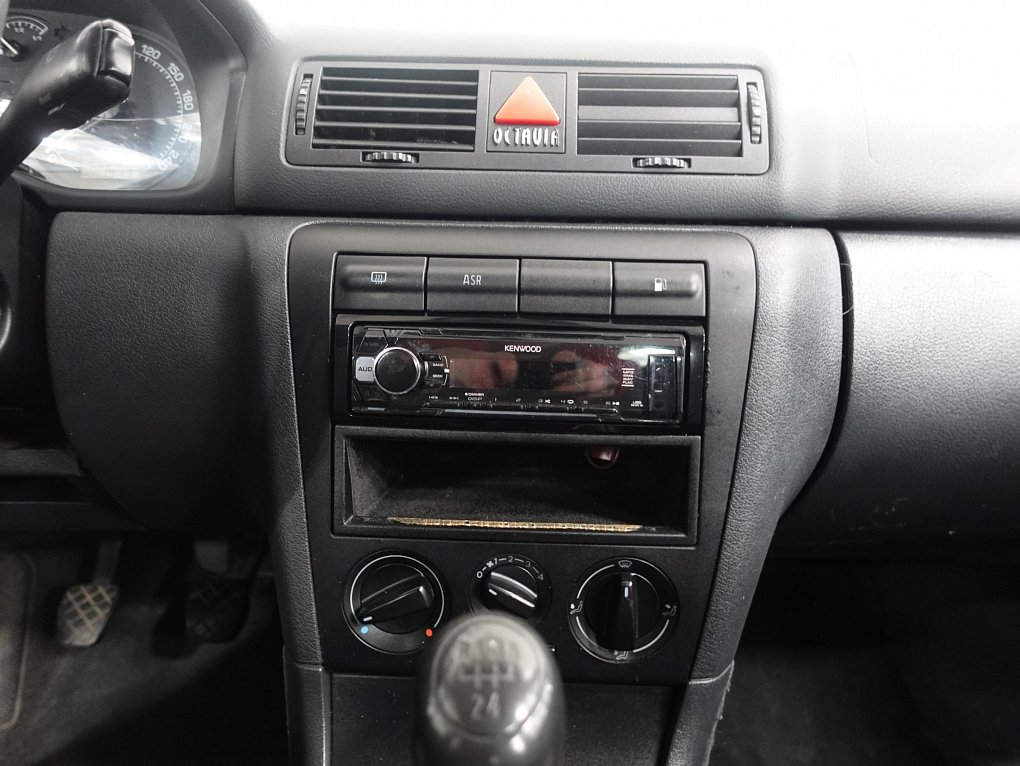 Škoda Octavia 1.6i Elegance