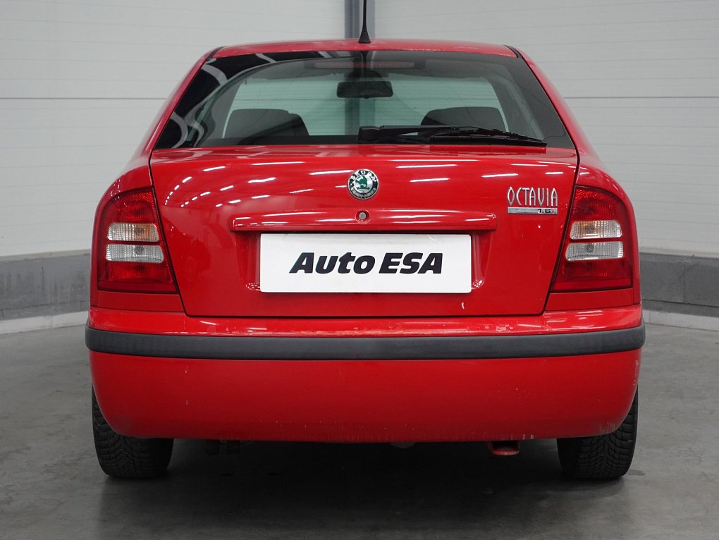 Škoda Octavia 1.6i Elegance