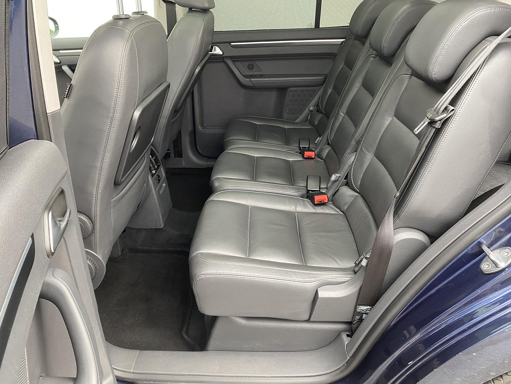 Volkswagen Touran 2.0 TDi 
