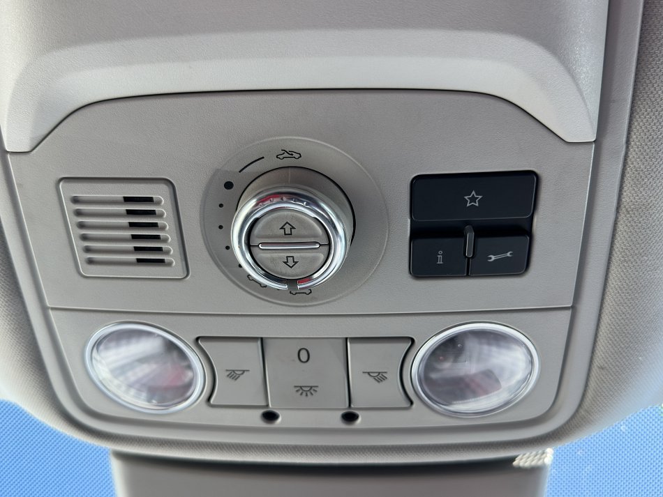 Volkswagen Touran 2.0 TDi 