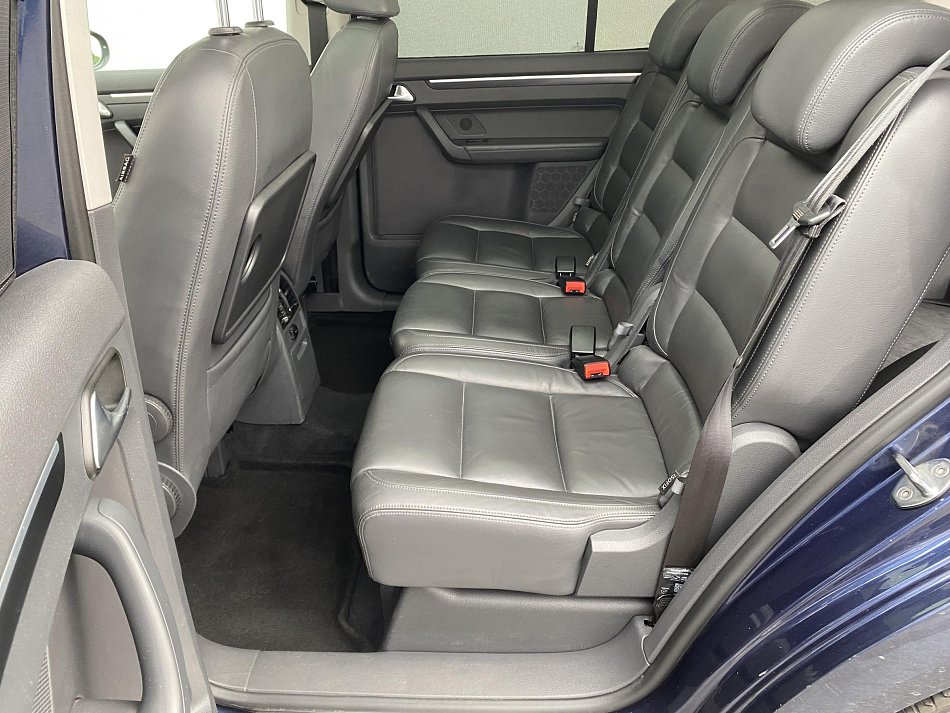 Volkswagen Touran 2.0 TDi 
