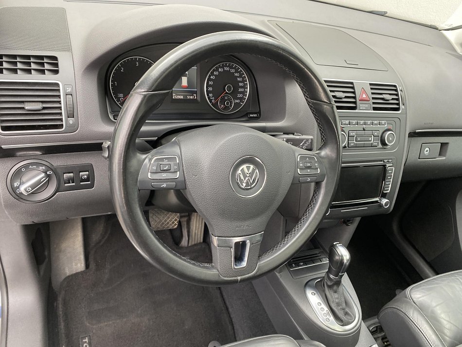 Volkswagen Touran 2.0 TDi 