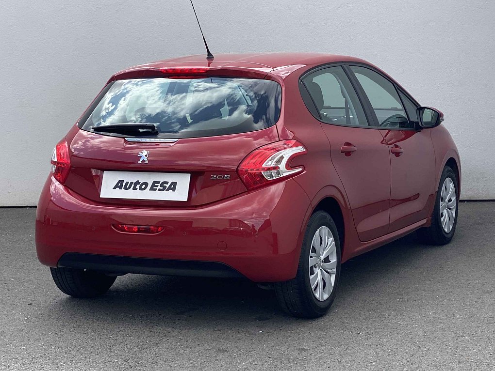 Peugeot 208 1.2i 