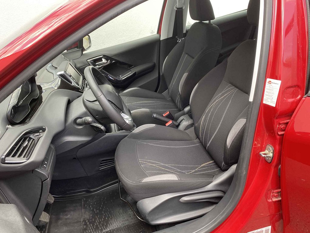 Peugeot 208 1.2i 