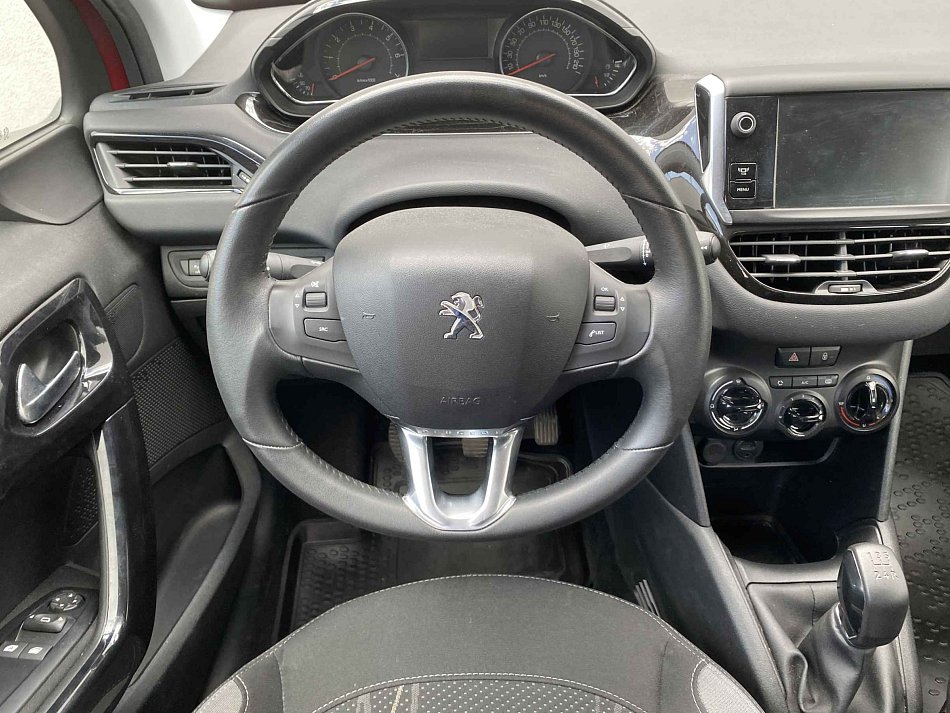 Peugeot 208 1.2i 