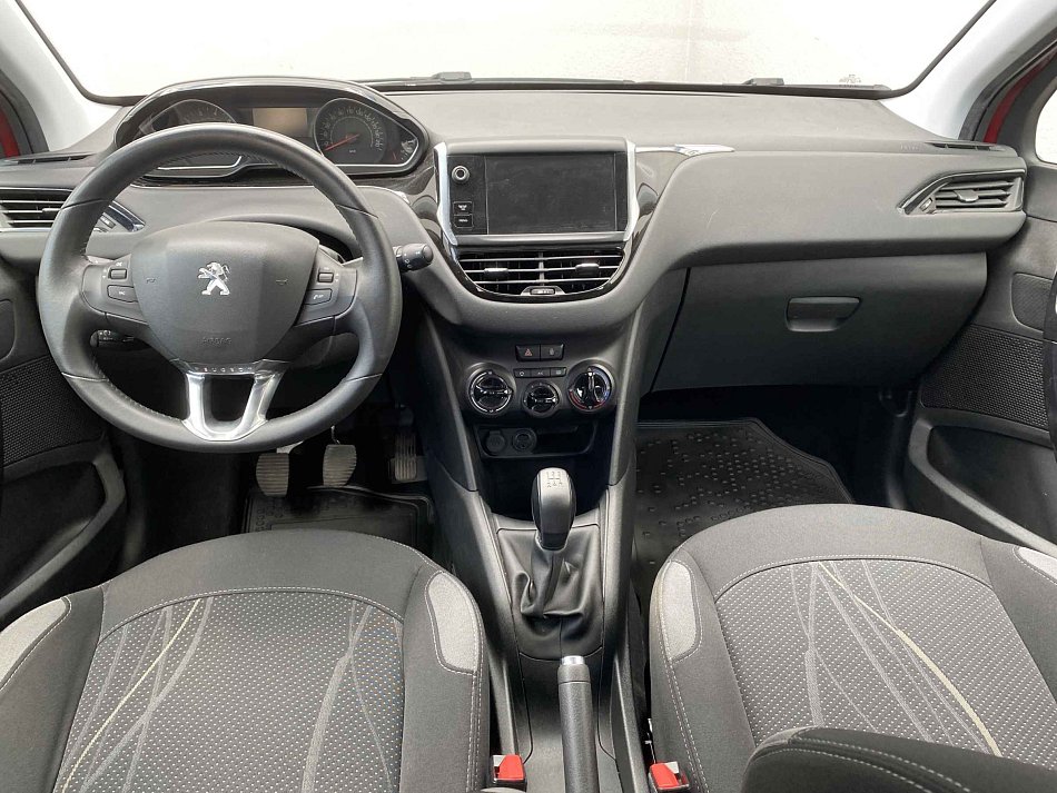 Peugeot 208 1.2i 