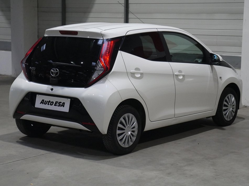 Toyota Aygo 1.0i 