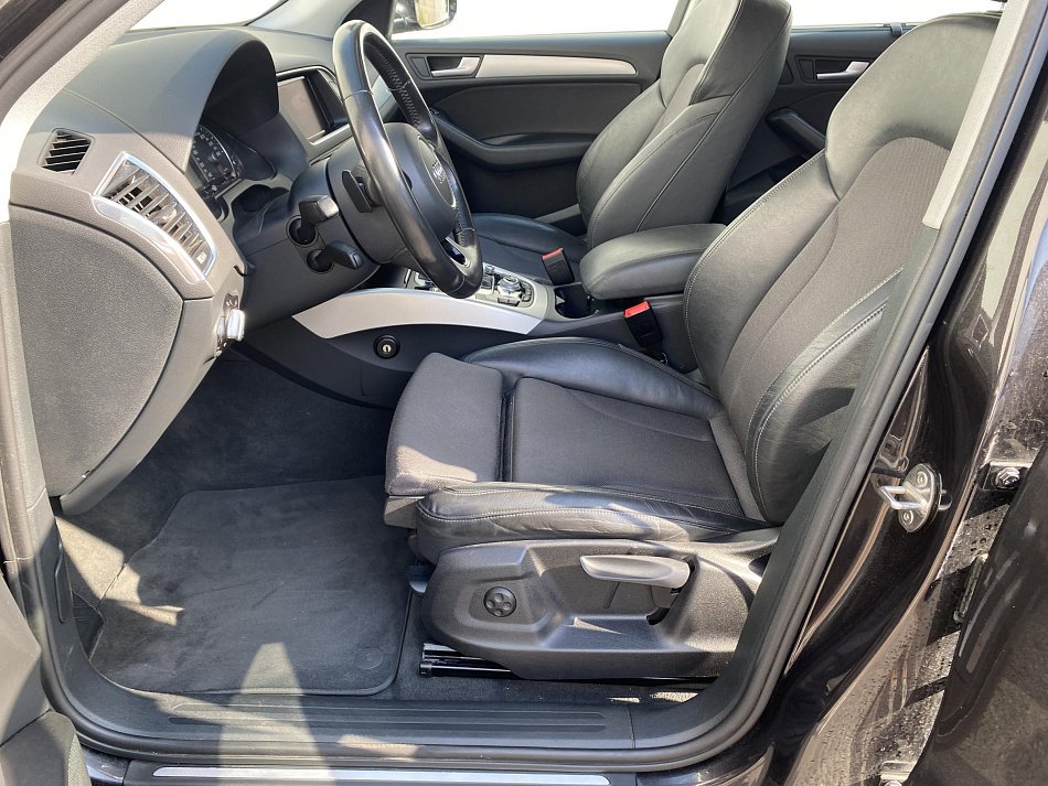 Audi Q5 2.0 TDi S-line Quattro