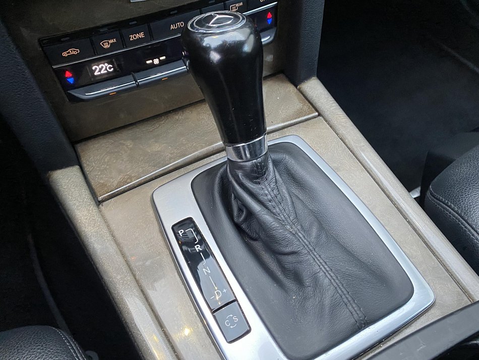 Mercedes-Benz Třída E 2.2 CDi Elegance E200