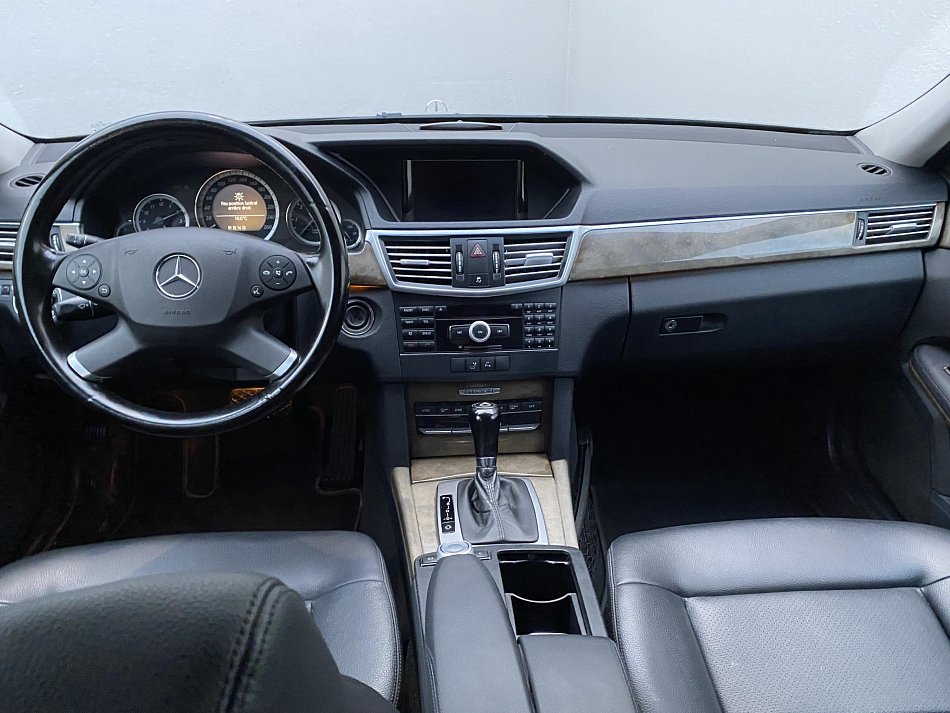 Mercedes-Benz Třída E 2.2 CDi Elegance E200