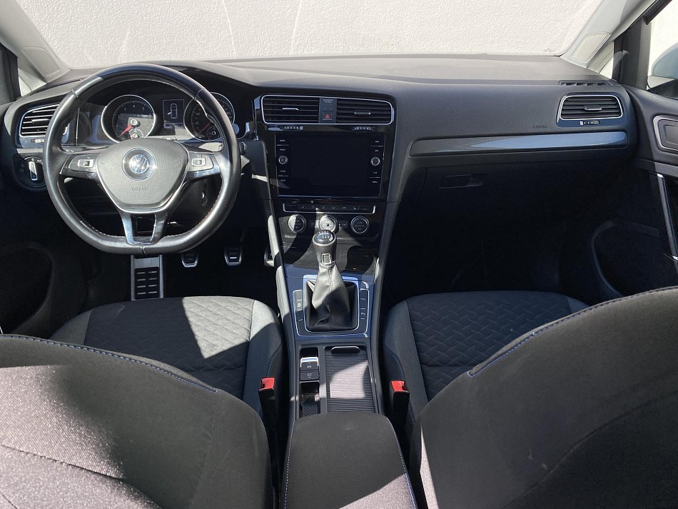 Volkswagen Golf 1.0TSi Join