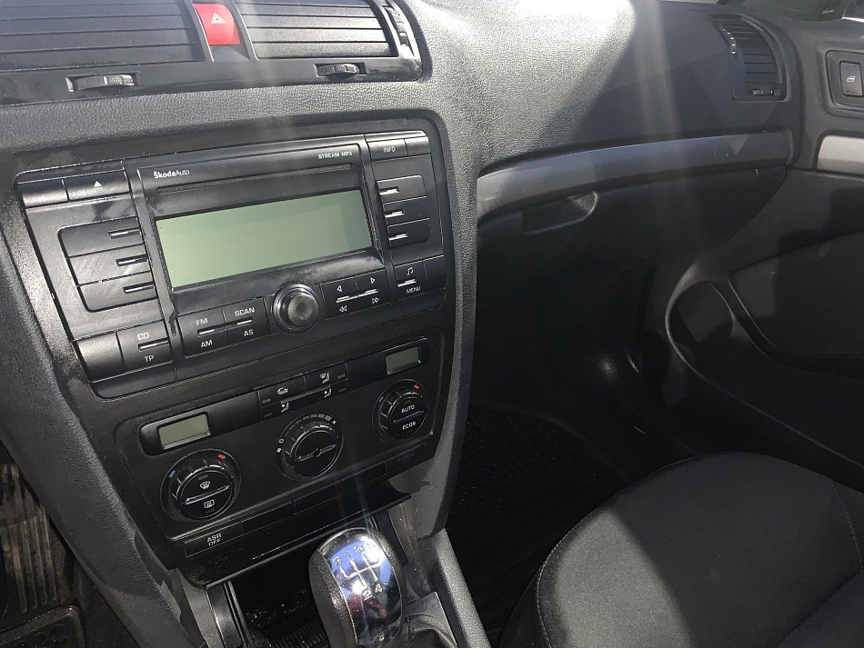 Škoda Octavia 1.6 FSi Elegance