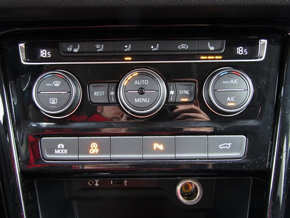 Volkswagen Touran 2.0 TDi 