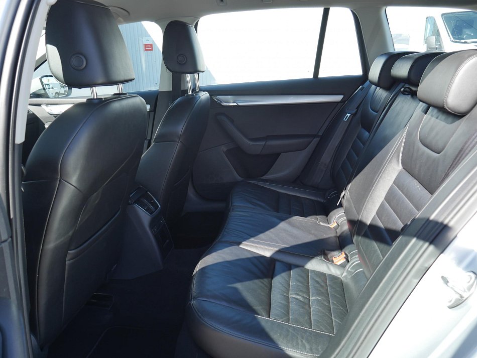Škoda Octavia III 1.8TSi Elegance 4x4