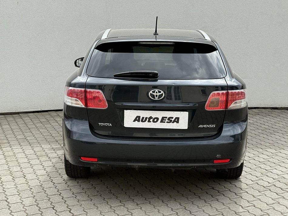 Toyota Avensis 2.2D 