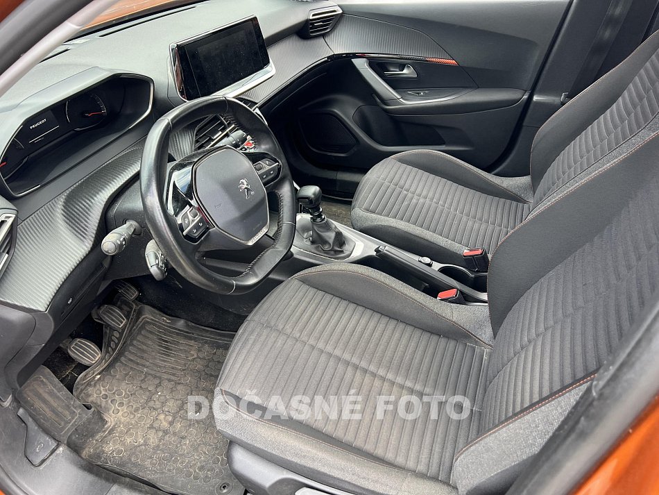 Peugeot 2008 1.2 PT 