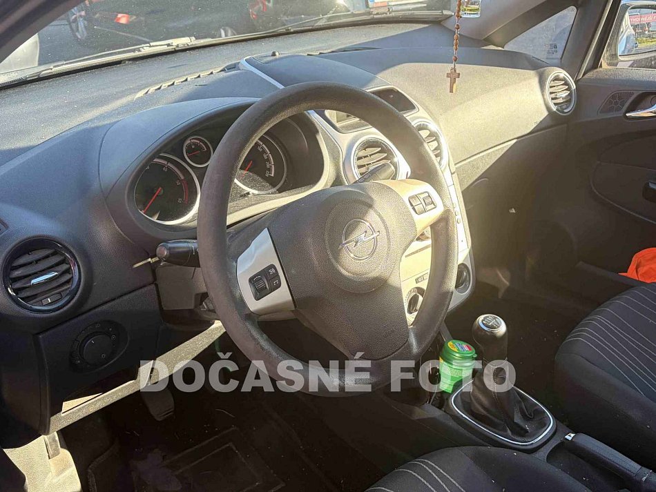 Opel Corsa 1.2i 
