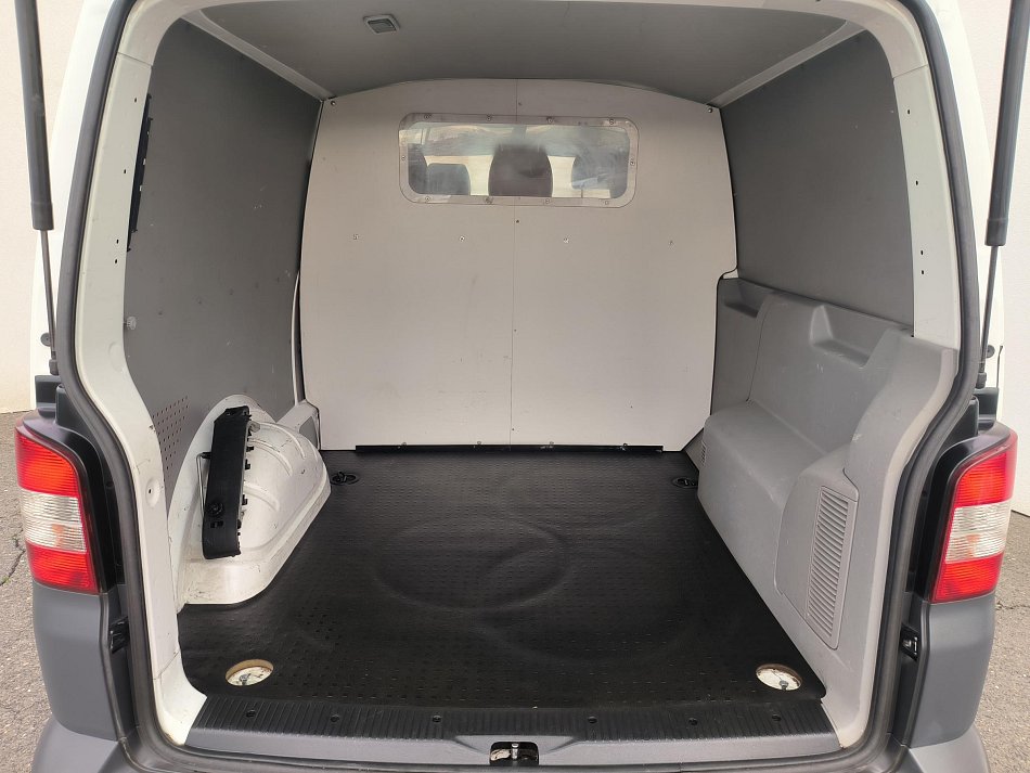 Volkswagen Transporter 2.0TDi  L2 5míst