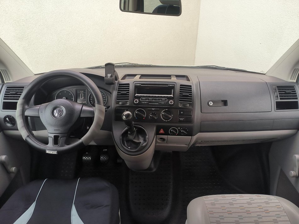 Volkswagen Transporter 2.0TDi  L2 5míst