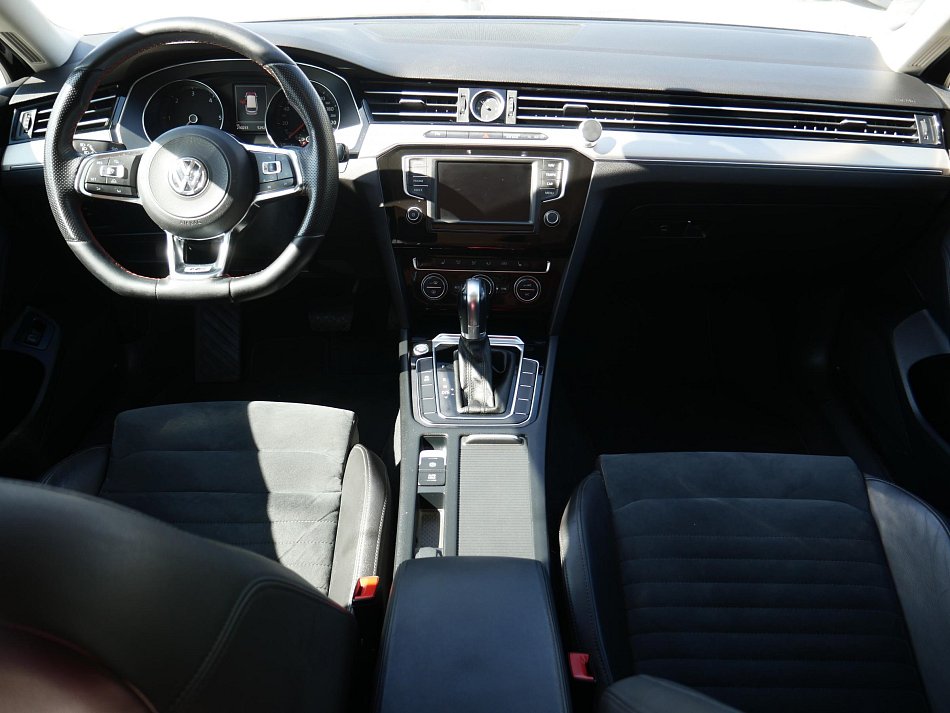 Volkswagen Passat 2.0 TDi 