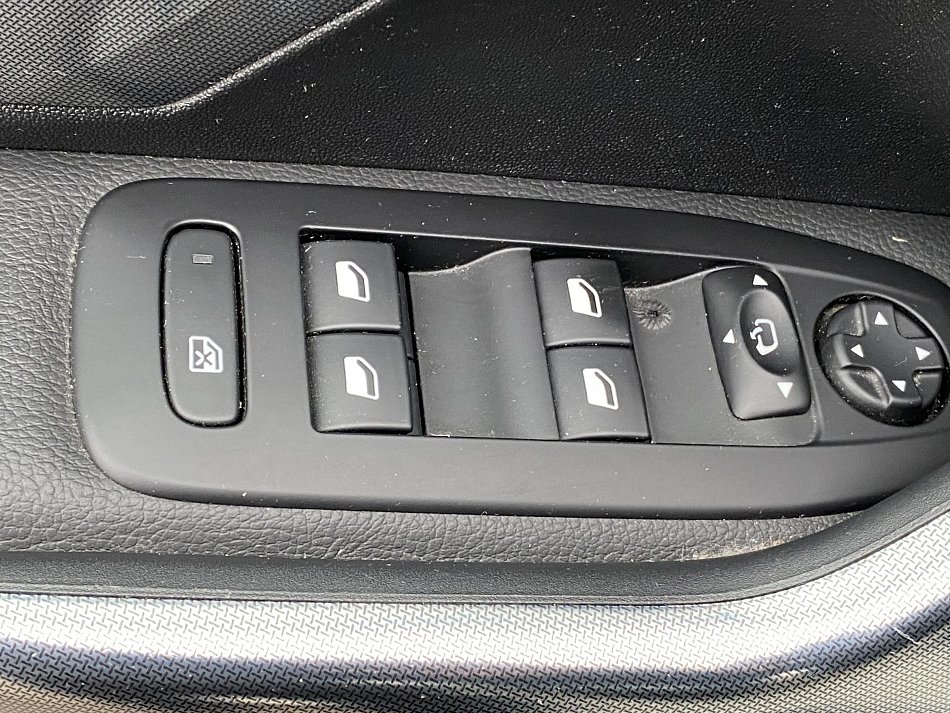 Peugeot 2008 1.6 HDi Allure
