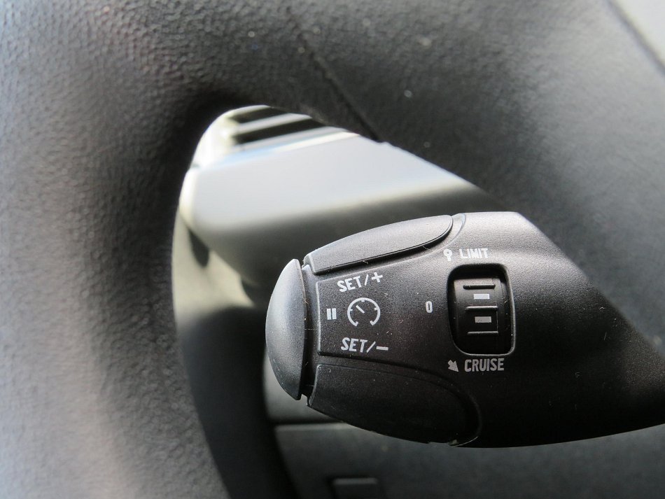 Peugeot 208 1.2PT 