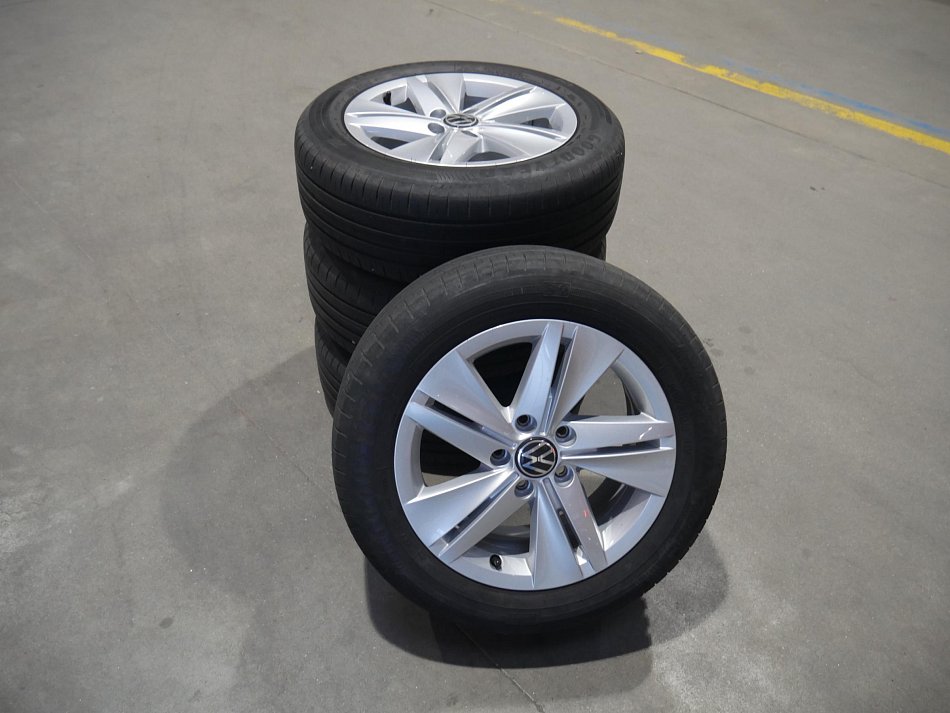 Volkswagen Golf 1.5TSi Life