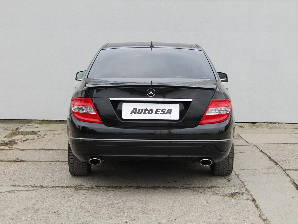 Mercedes-Benz Třída C 350 CGI 