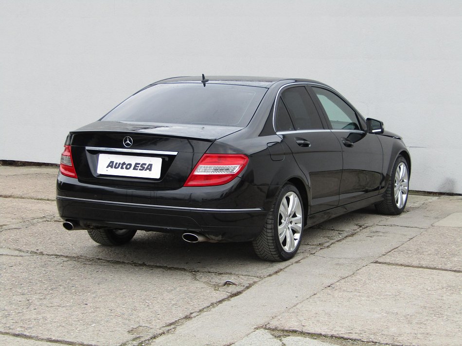 Mercedes-Benz Třída C 350 CGI 