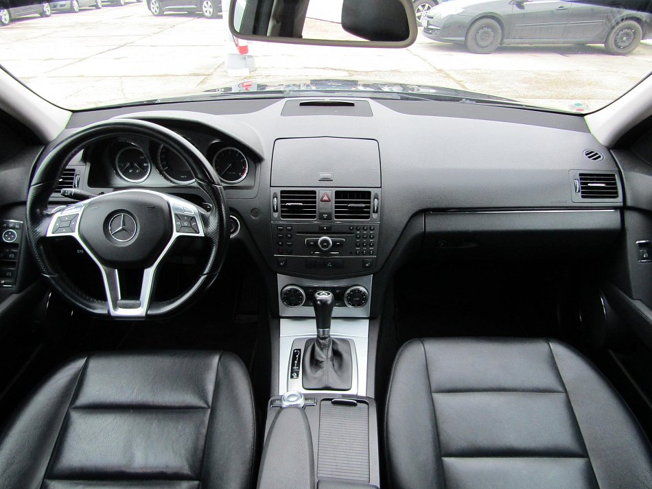 Mercedes-Benz Třída C 350 CGI 