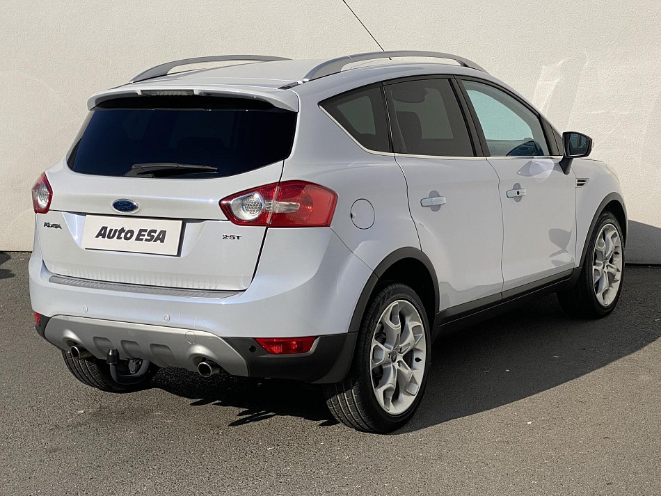 Ford Kuga 2.5 T Titanium 4x4