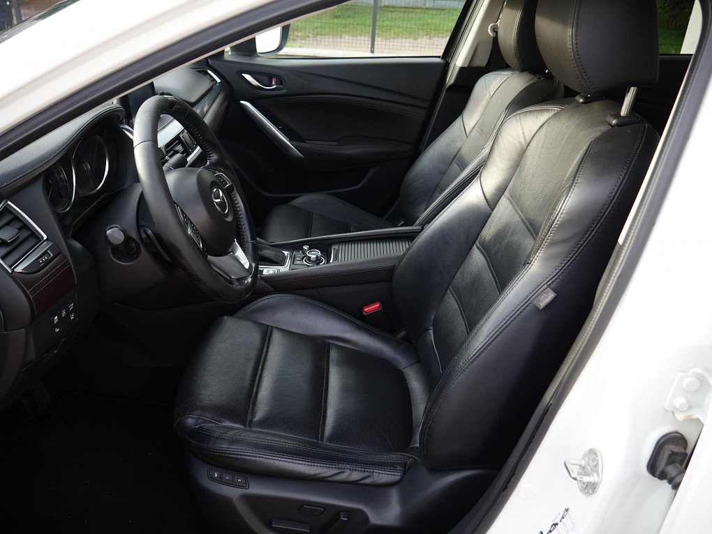 Mazda 6 2.5i Revolution