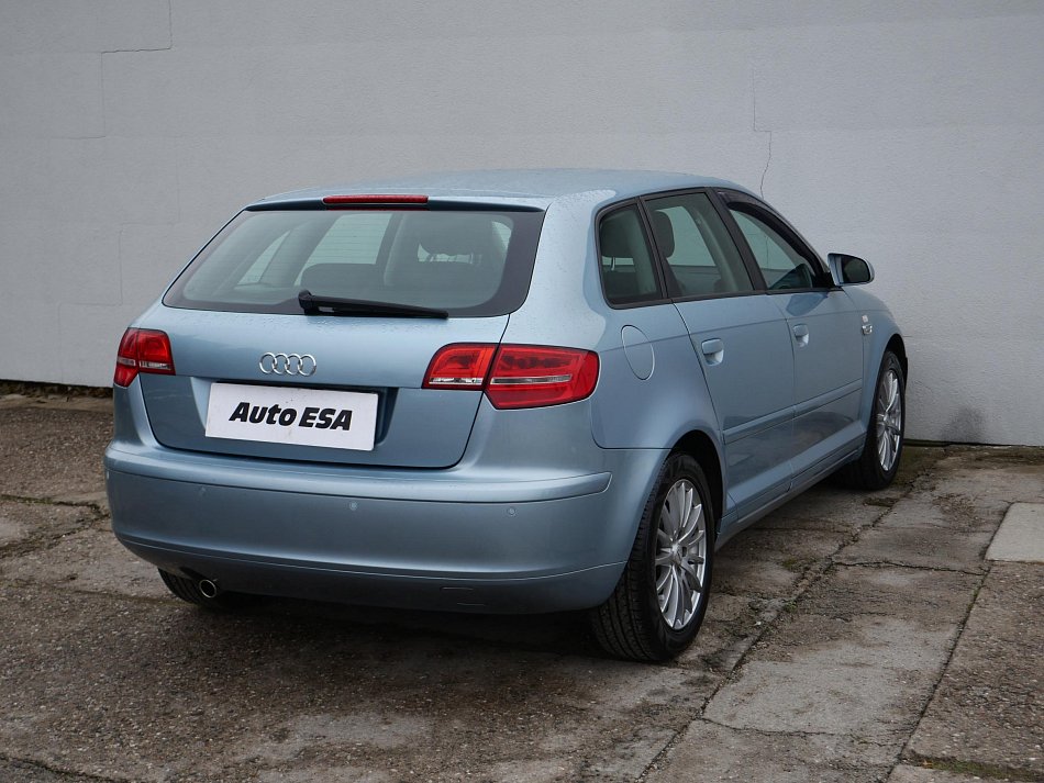Audi A3 1.6 i 
