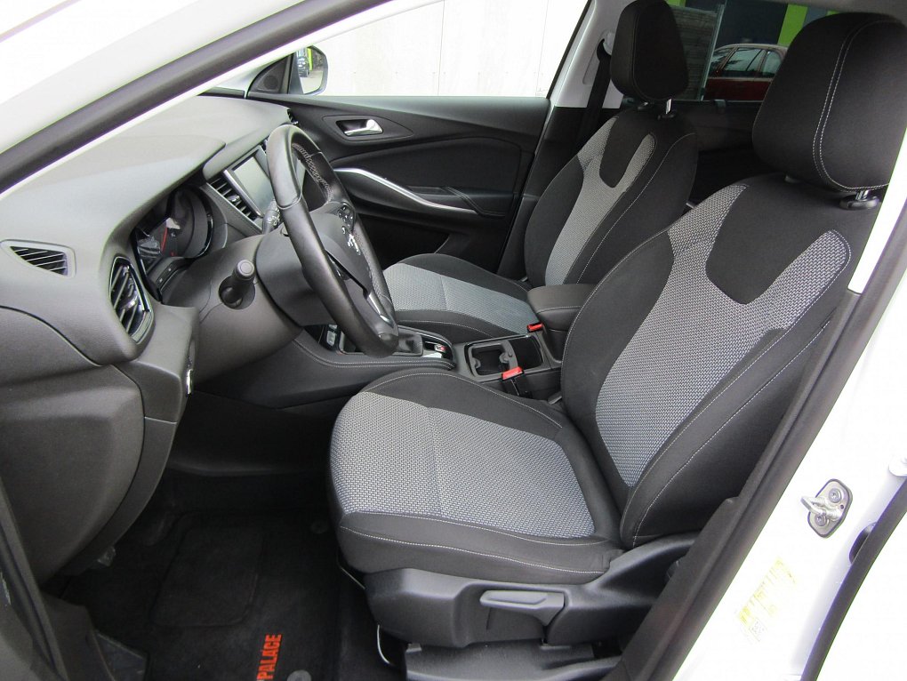 Opel Grandland X 1.2 PT 