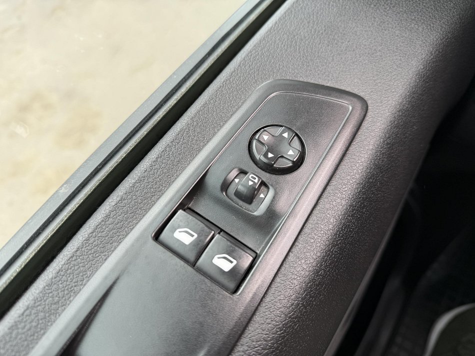 Opel Zafira 2.0CDTi  L3 8míst