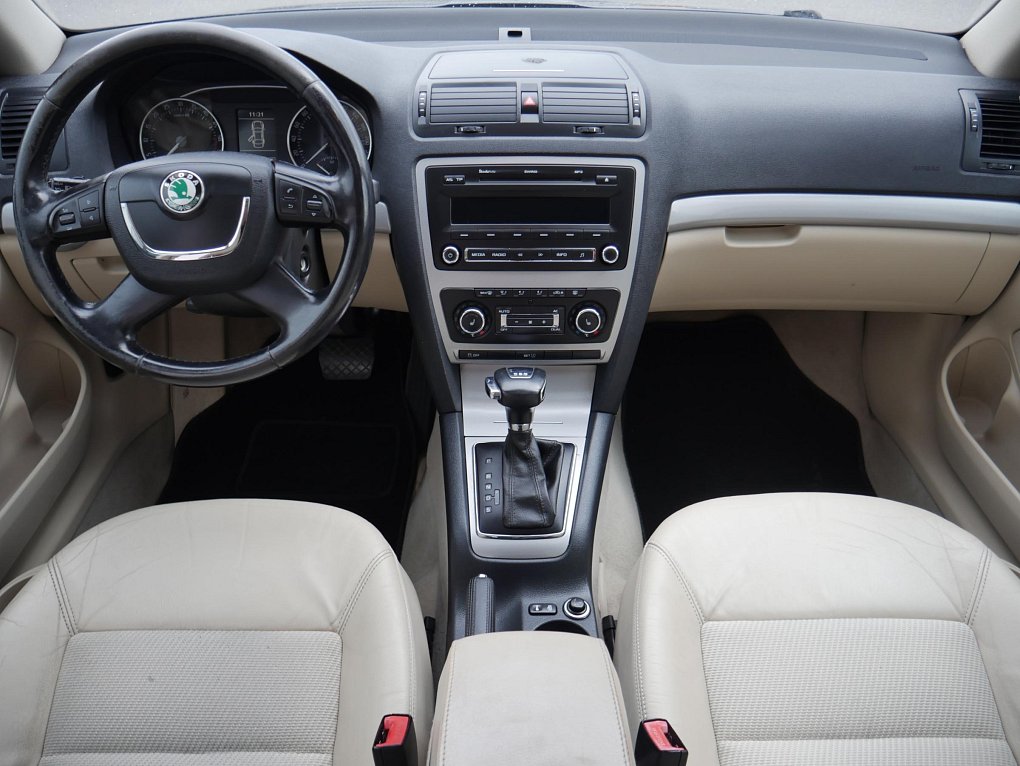 Škoda Octavia II 1.6 TDi Elegance