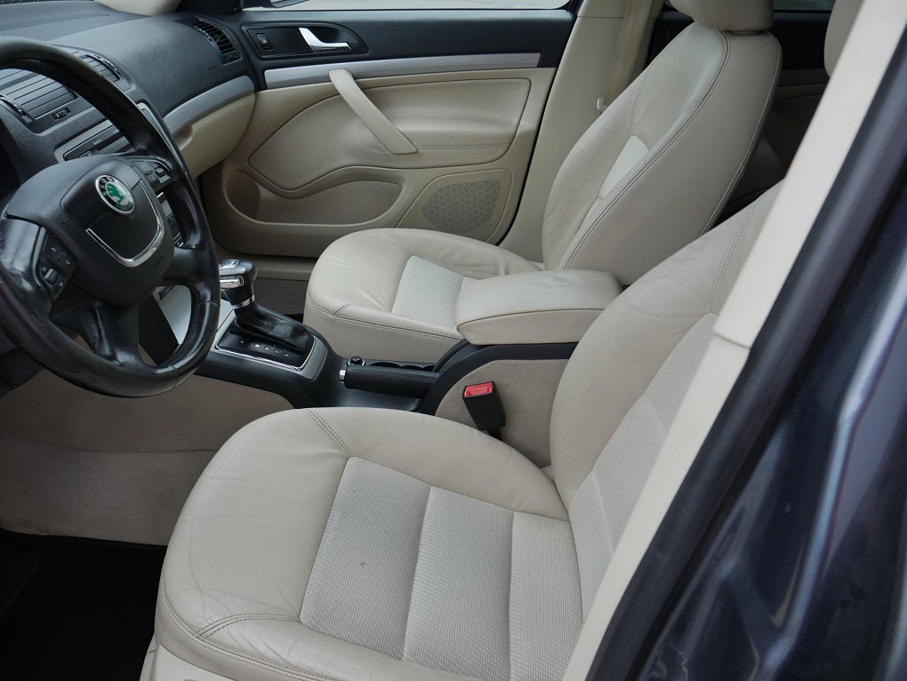 Škoda Octavia II 1.6 TDi Elegance
