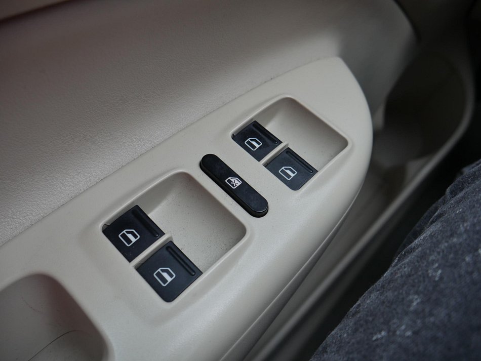 Škoda Octavia II 1.6 TDi Elegance