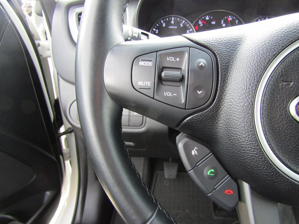 Kia Carens 1.6i 